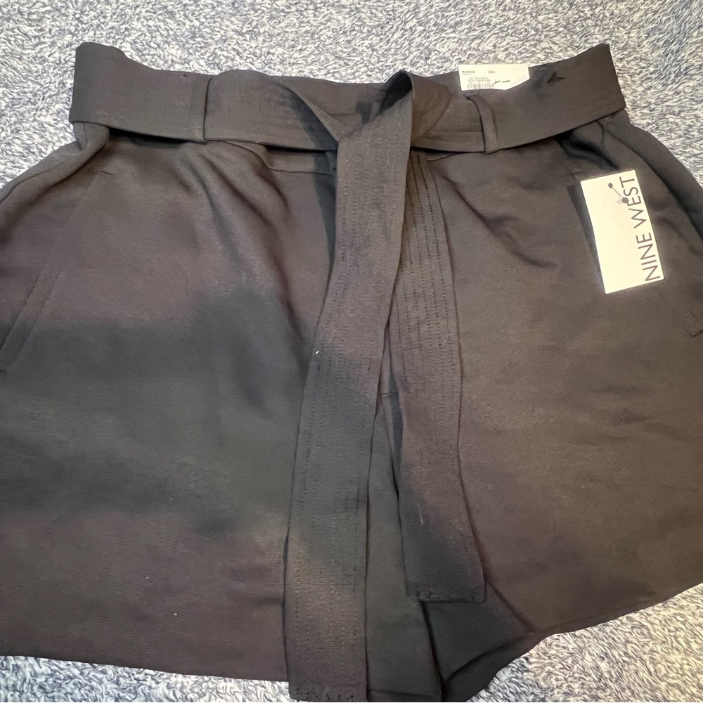 New / Nine West Black Belted Shorts / Size L - Picture 2 of 11